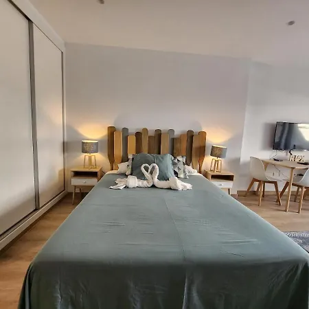 Benalbeach Large Terrace, Water Park Appartement *
